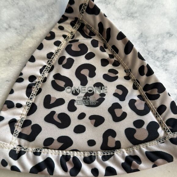 Sale🎉 NWOT OneOne Swimwear XS Leopard Print Bikini Top Bathing Suit - Picture 5 of 7
